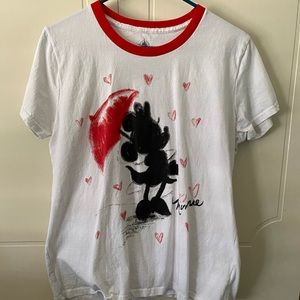 Minnie Mouse standing in the rain art t-shirt